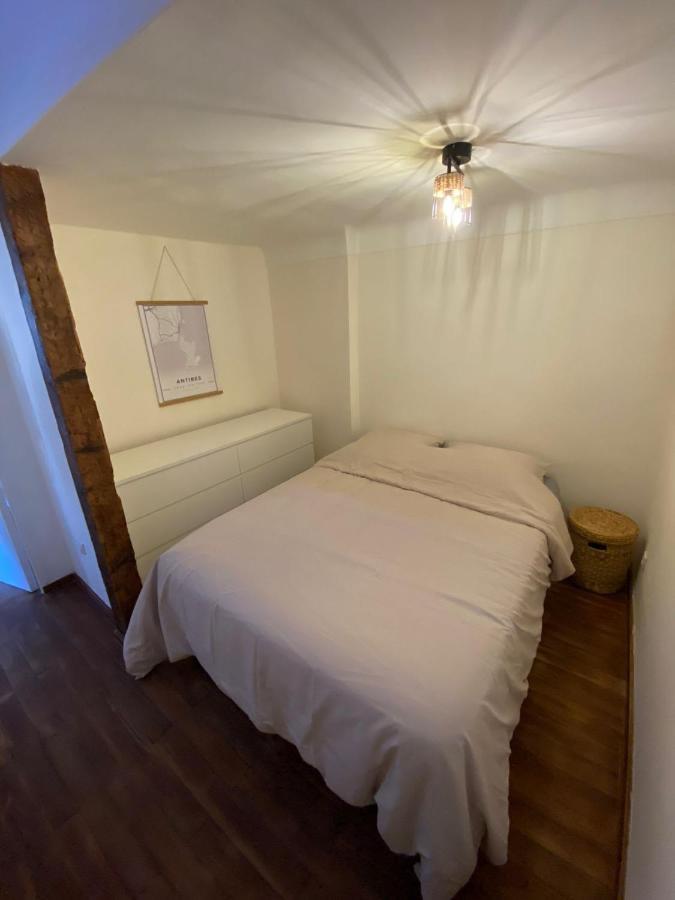 Apartment With Mediterranean Charm In The Heart Of The Provencal Market Antibes Ngoại thất bức ảnh