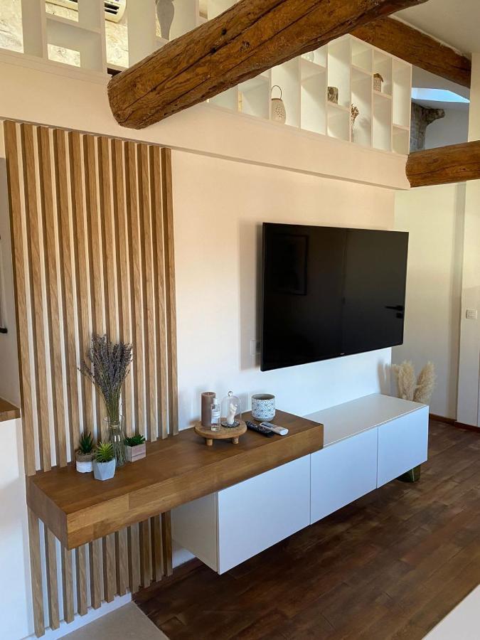 Apartment With Mediterranean Charm In The Heart Of The Provencal Market Antibes Ngoại thất bức ảnh