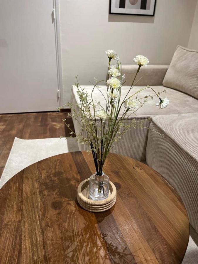 Apartment With Mediterranean Charm In The Heart Of The Provencal Market Antibes Ngoại thất bức ảnh