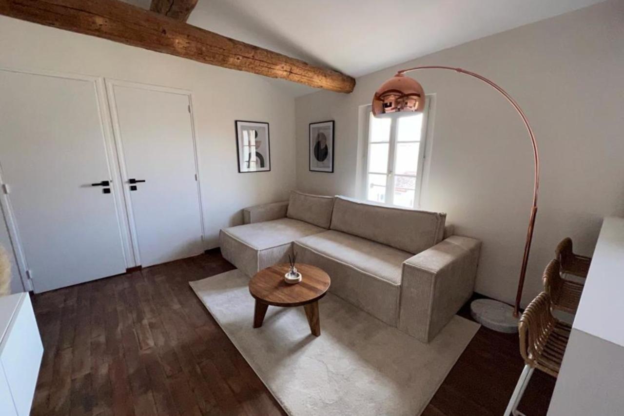 Apartment With Mediterranean Charm In The Heart Of The Provencal Market Antibes Ngoại thất bức ảnh