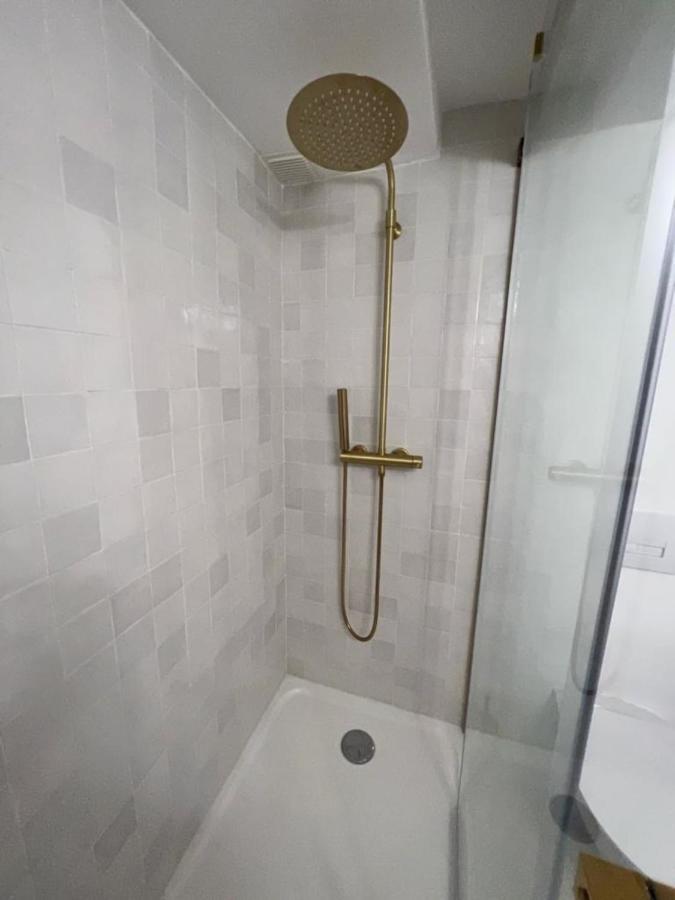 Apartment With Mediterranean Charm In The Heart Of The Provencal Market Antibes Ngoại thất bức ảnh