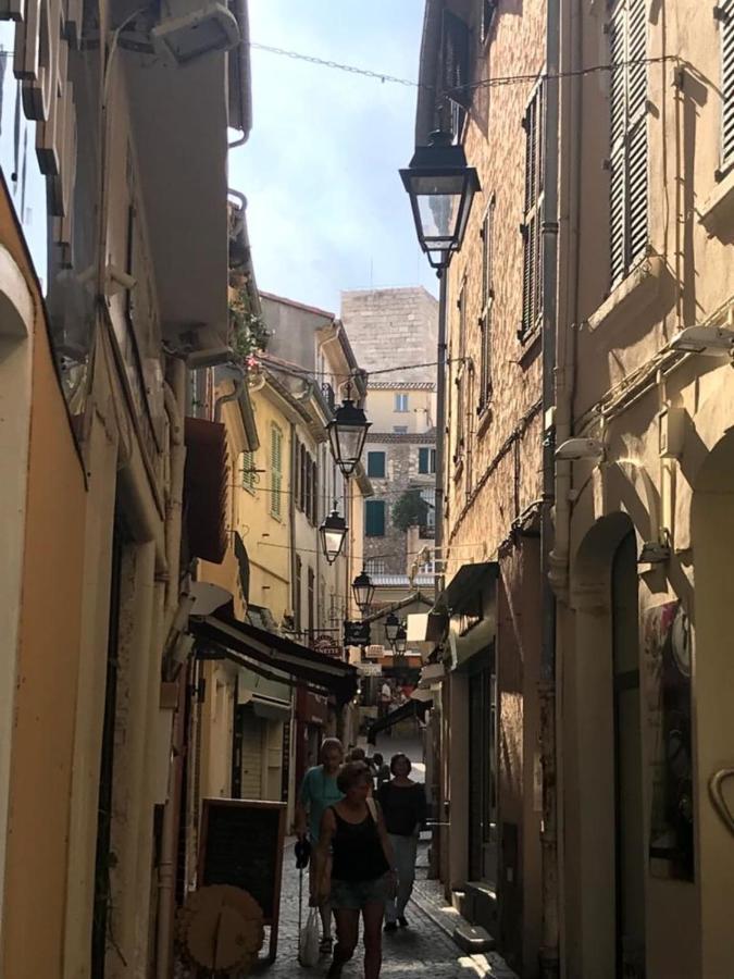 Apartment With Mediterranean Charm In The Heart Of The Provencal Market Antibes Ngoại thất bức ảnh