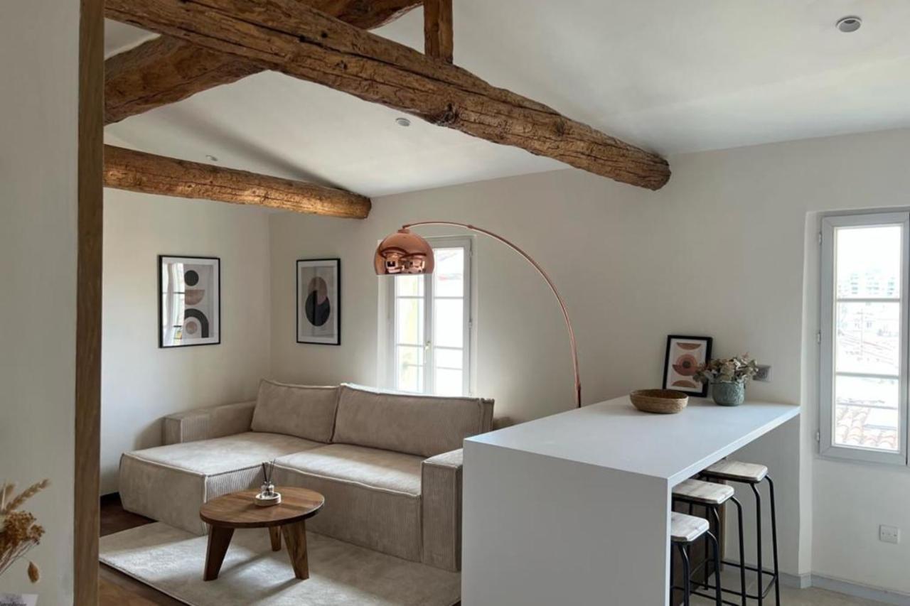 Apartment With Mediterranean Charm In The Heart Of The Provencal Market Antibes Ngoại thất bức ảnh