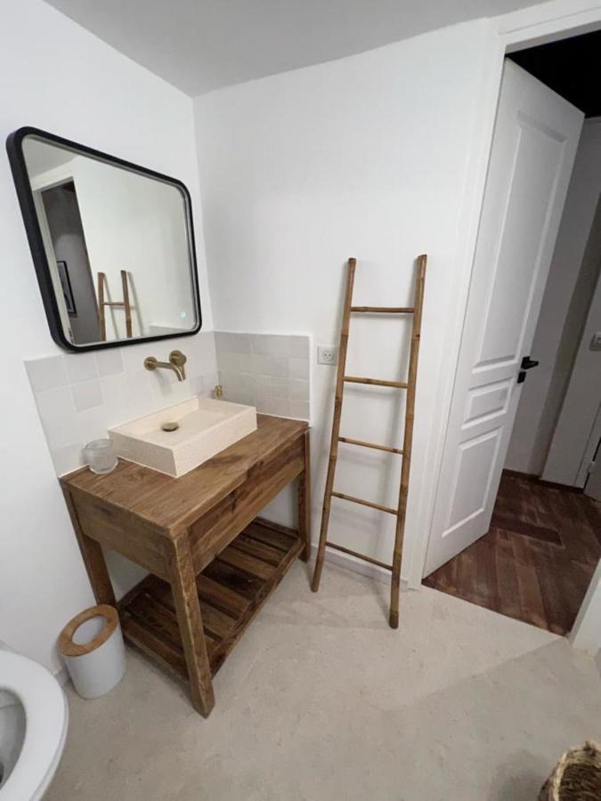Apartment With Mediterranean Charm In The Heart Of The Provencal Market Antibes Ngoại thất bức ảnh